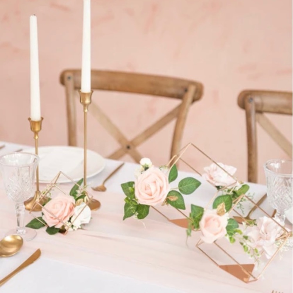 Ling’s Moment Gold Geometric Floral Centerpieces